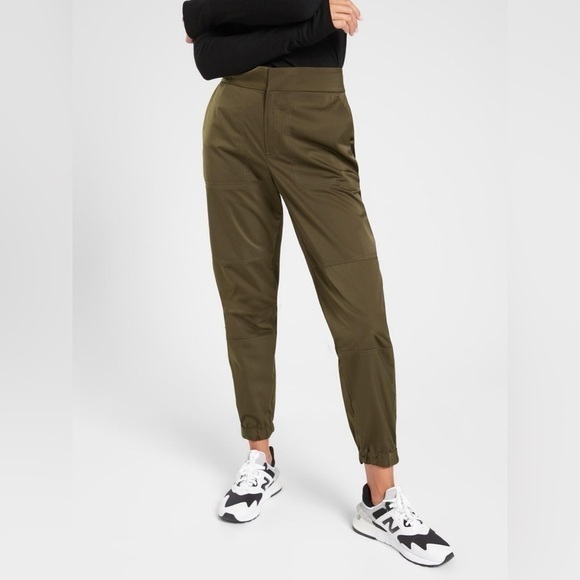 Athleta Pants - Athleta Radiant Jogger Size 6